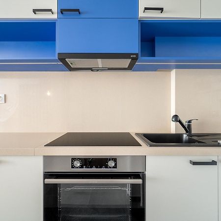 Newly Renovated!!! - Modern Apartment 10 Minutes From The Grand Boulevard Budapest Bagian luar foto