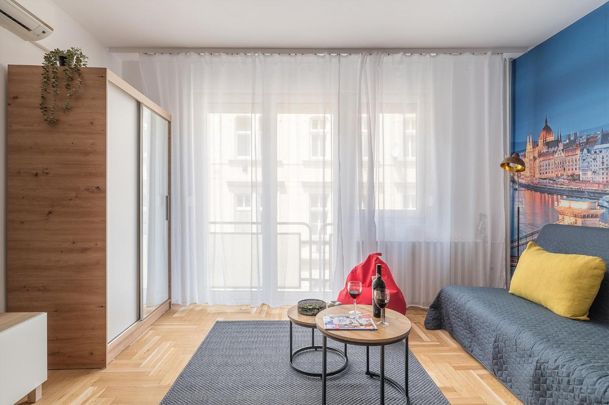Newly Renovated!!! - Modern Apartment 10 Minutes From The Grand Boulevard Budapest Bagian luar foto